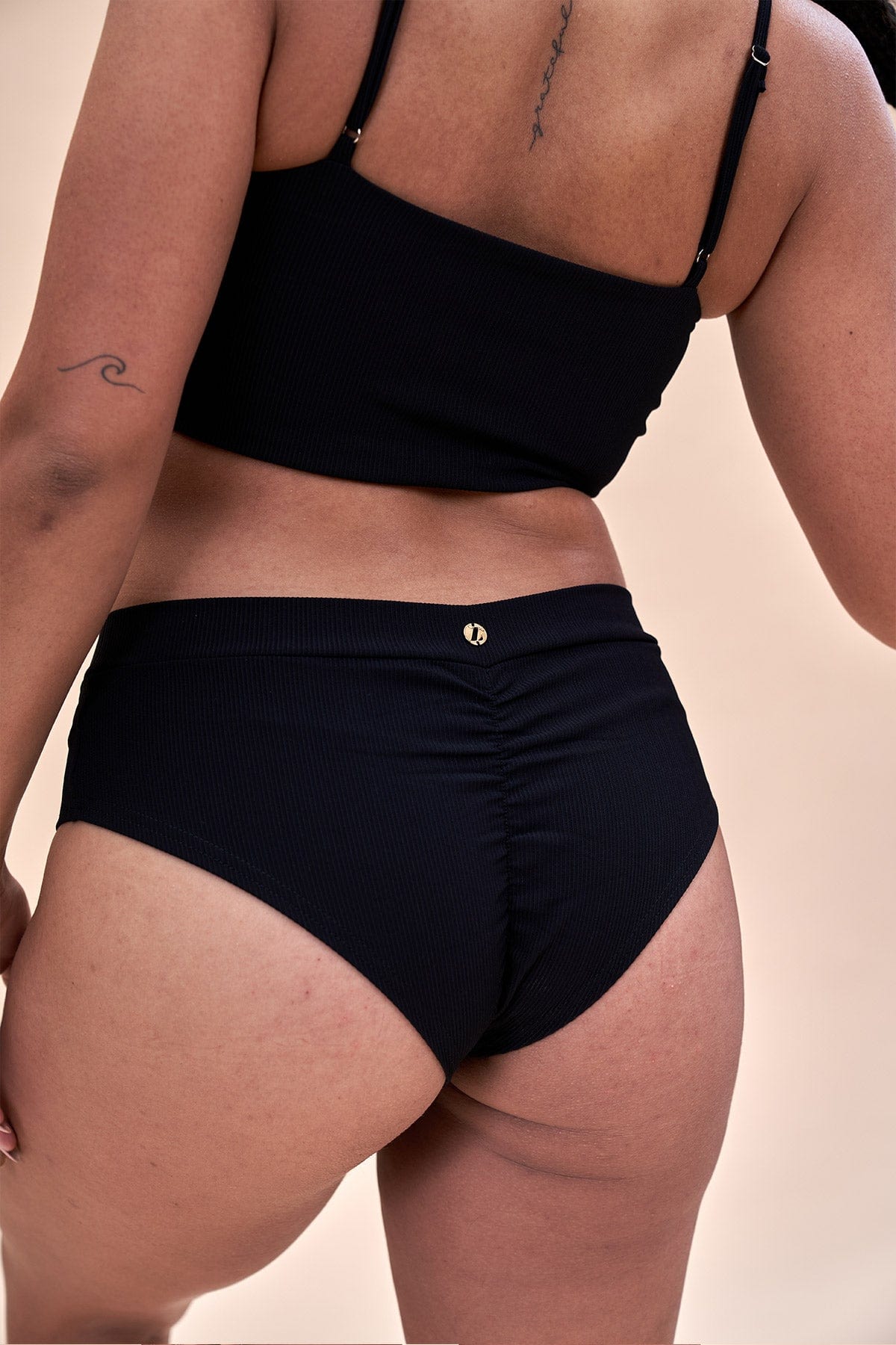 Low Waist Basic Ribbed Shorts - Black